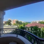 Flora Apartment