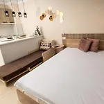 Flora Apartment