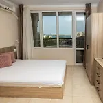 Flora Apartment *
